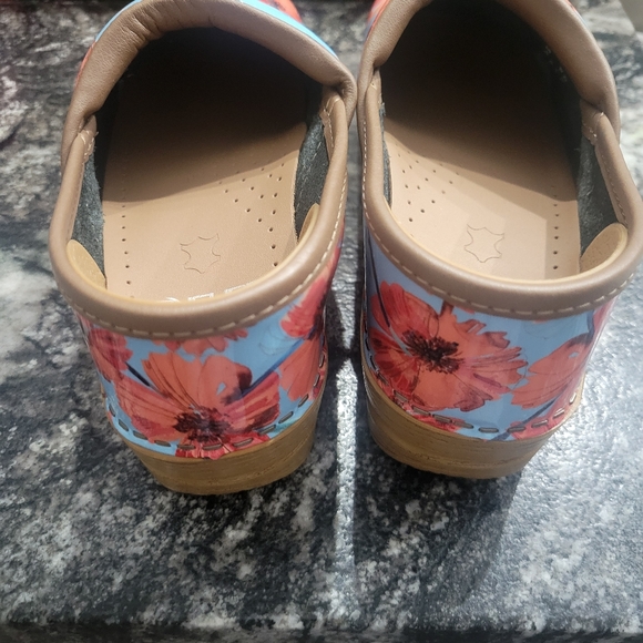 Dansko Clogs - Poppy Pattern - Picture 4 of 5